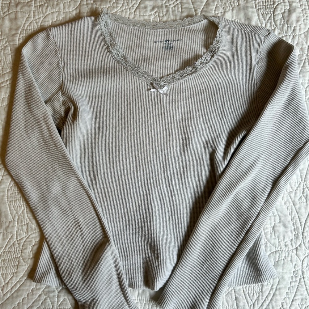 BRANDY MELVILLE: White long sleeve